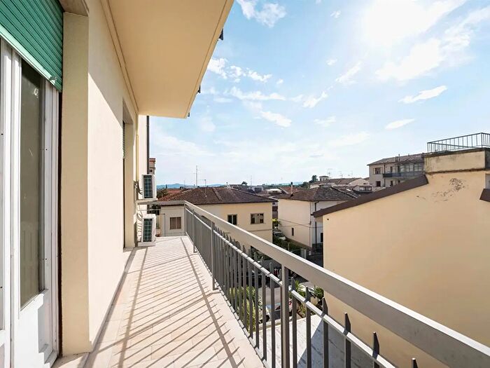 Appartamento con 5 locali in vendita in Via Giovanni Pascoli, Sesto Fiorentino