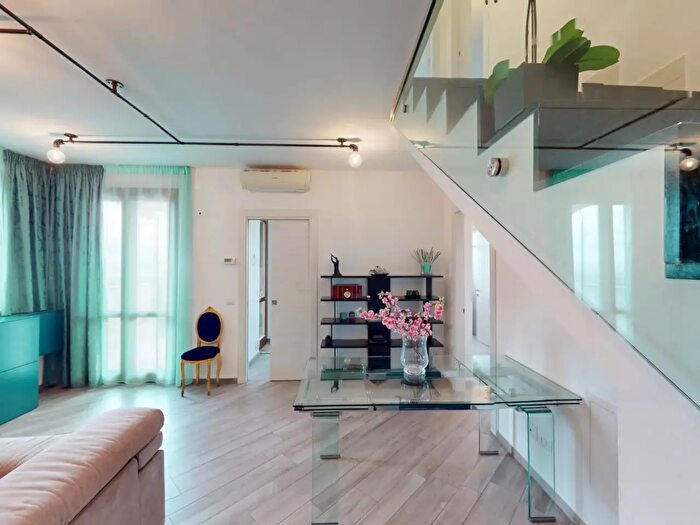 Appartamento quadrilocale in vendita in Via Adolfo Cicogna, Perugia