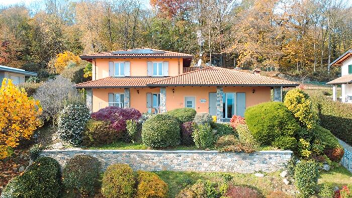 Casa con 5 locali in vendita in Via Privata della Gera, Colazza