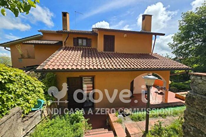 Casa con 5 locali in vendita in Via Monte Cervino, Sarteano