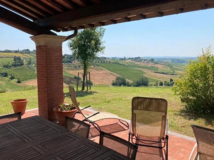 Casa con 7 locali in vendita in Cerreto Guidi