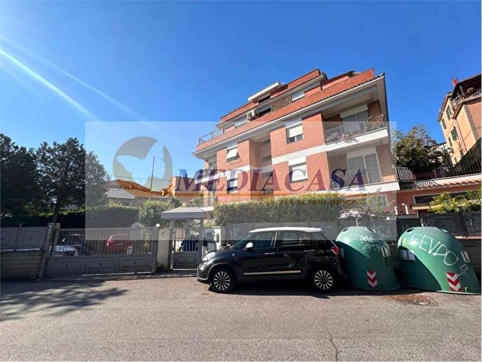 Appartamento bilocale in affitto in Via del Casale Sansoni A, Monte Mario Trionfale, Roma