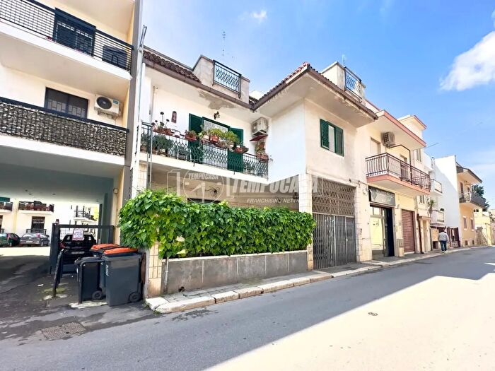 Appartamento con 5 locali in vendita in Via Capurso, Valenzano