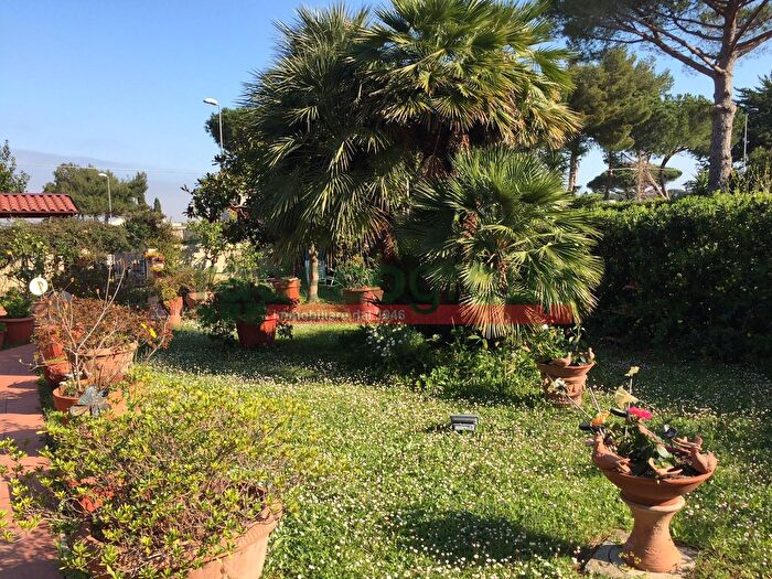 Casa con 5 locali in vendita in Via Numa Campi, Livorno