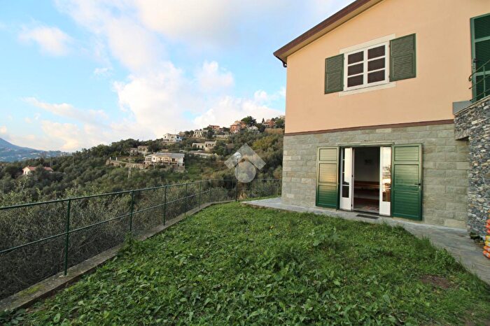 Casa quadrilocale in vendita in Via delle Mimose, Leivi