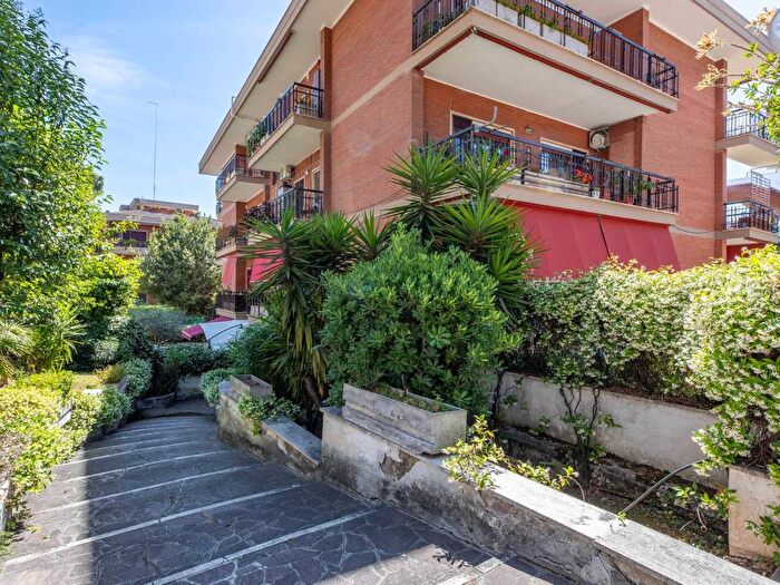 Appartamento con 5 locali in affitto in Via Padre Giovanni Antonio Filippini, Mostacciano, Roma