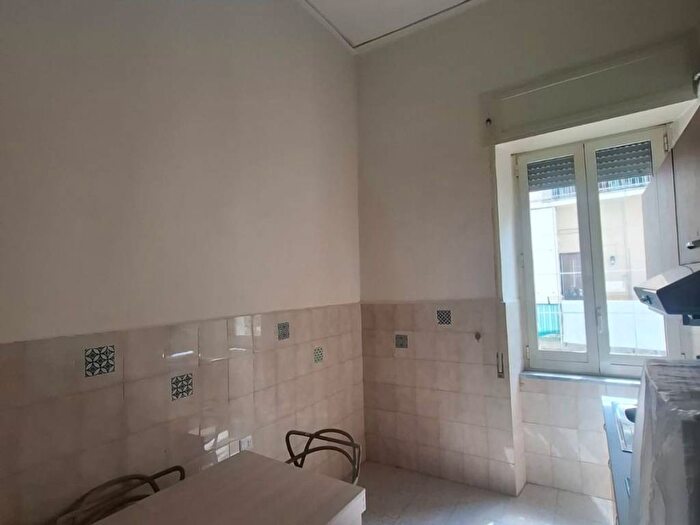 Appartamento quadrilocale in affitto in Via Bari, Vasto, Napoli