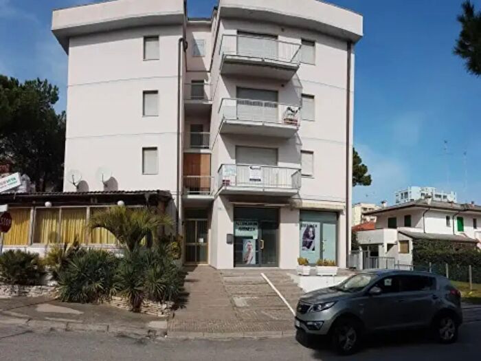 Appartamento trilocale in vendita in Via Spluga, Comacchio