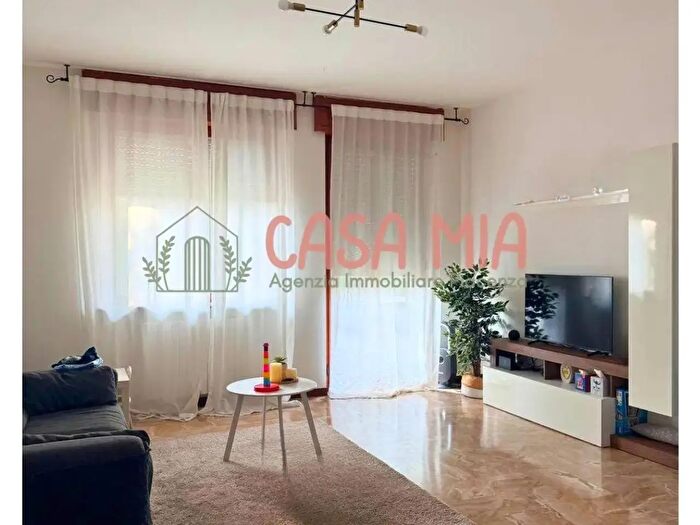 Appartamento quadrilocale in vendita in Via Alicata, Rottofreno