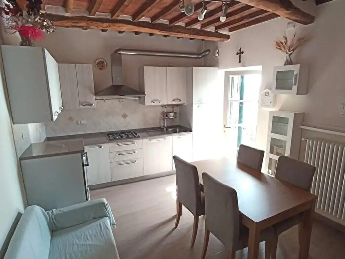 Casa bilocale in affitto in I Pizzorna, Capannori