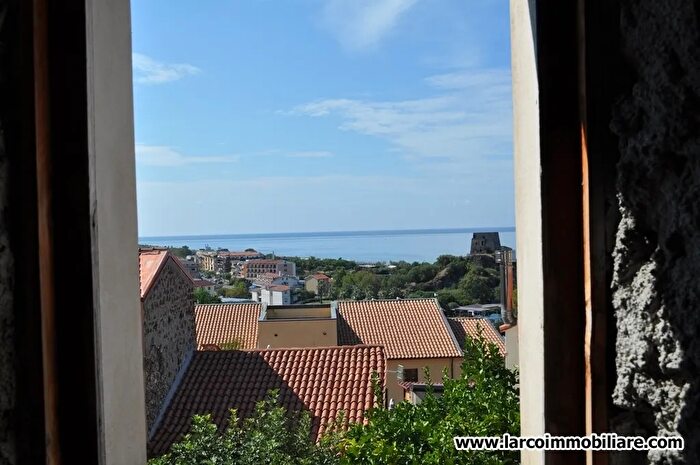 Casa con 6 locali in vendita in Via Marina Scalea Cosenza, Scalea