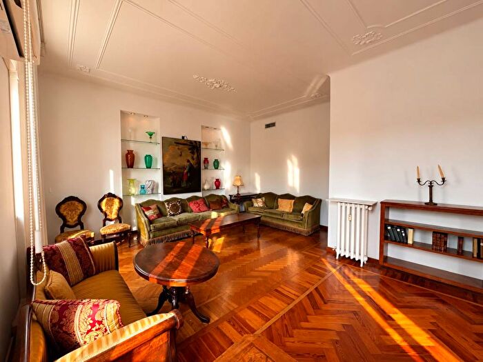 Appartamento trilocale in affitto in Piazza Argentina, Buenos Aires, Milano