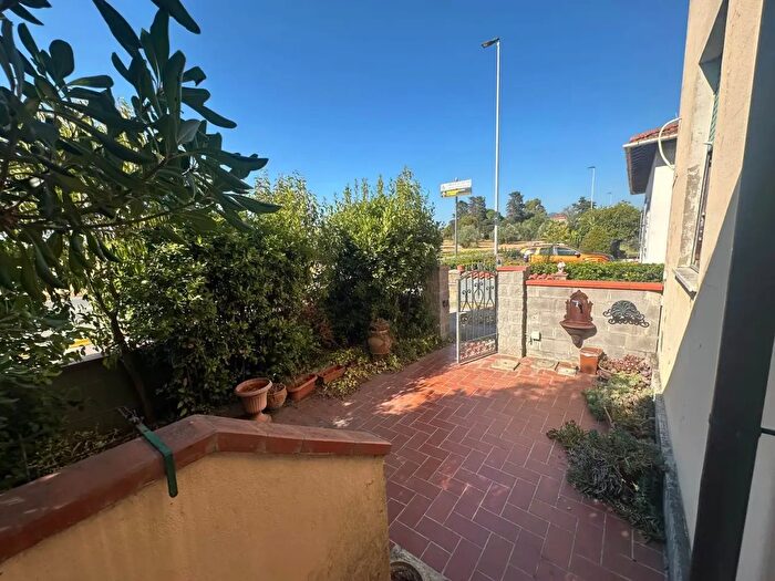 Appartamento con 6 locali in vendita in Cecina