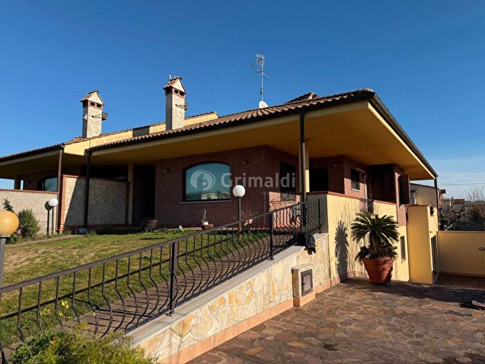 Casa con 6 locali in affitto in Via Tagliamento, Ponserico Cretarossa, Nettuno