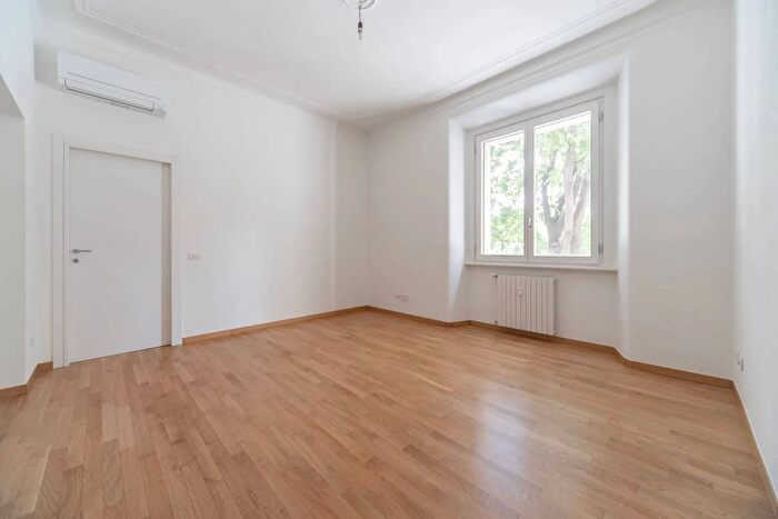 Appartamento trilocale in affitto in Viale Cassiodoro Milano, Milano