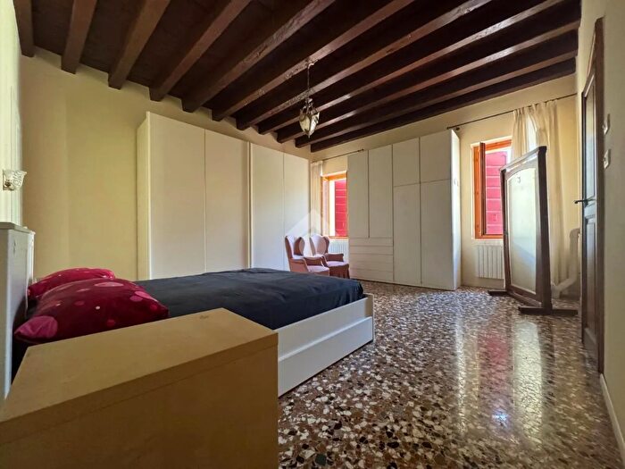 Appartamento quadrilocale in vendita in Appartamento Via Caprera, Vittorio Veneto