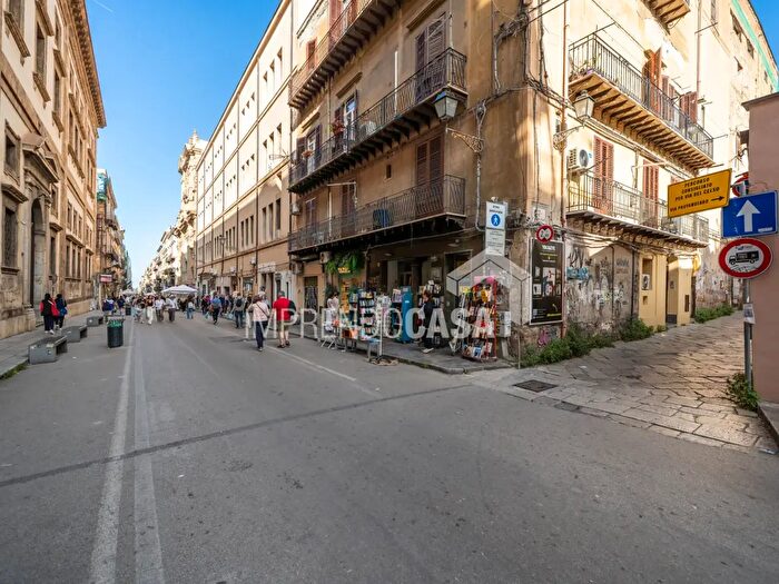 Appartamento monolocale in vendita in Via del Protonotaro, Palermo