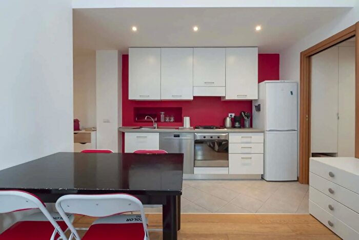 Appartamento monolocale in affitto in Via Ugo Bassi, Milano