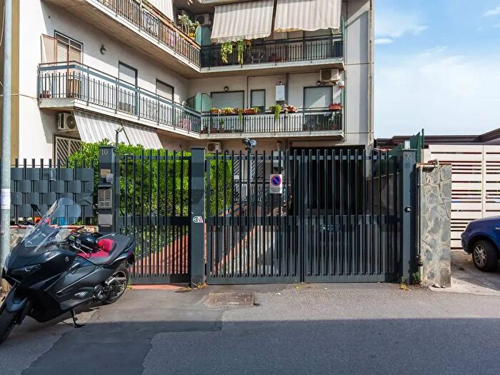 Appartamento trilocale in vendita in Camporotondo Etneo