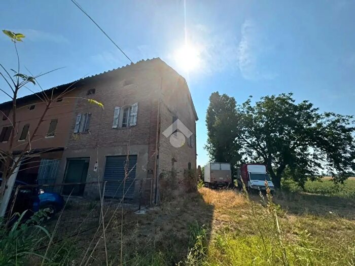 Casa con 6 locali in vendita in Via a Gramsci, Sala Bolognese
