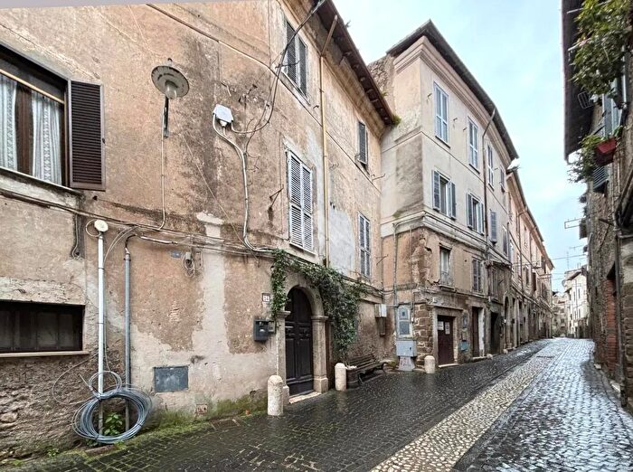 Appartamento bilocale in vendita in Via Ninfina, Cori