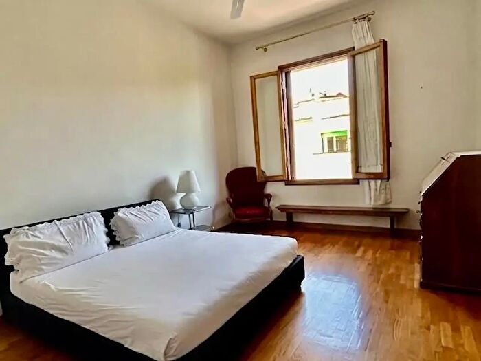 Appartamento trilocale in affitto in Via Giandomenico Romagnosi, Firenze