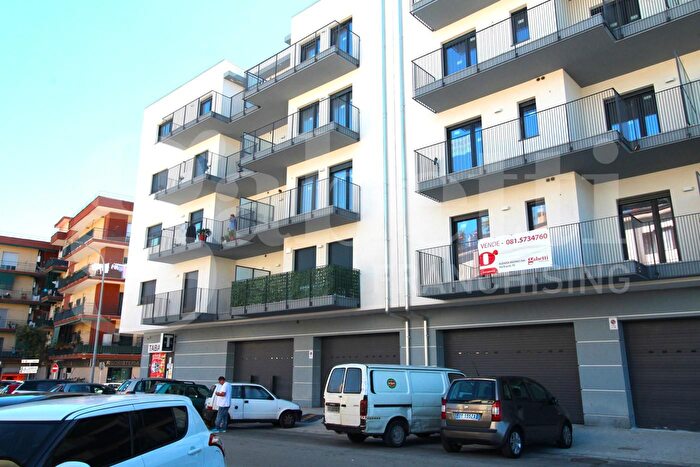 Appartamento trilocale in vendita in Via Ferrara, Arzano