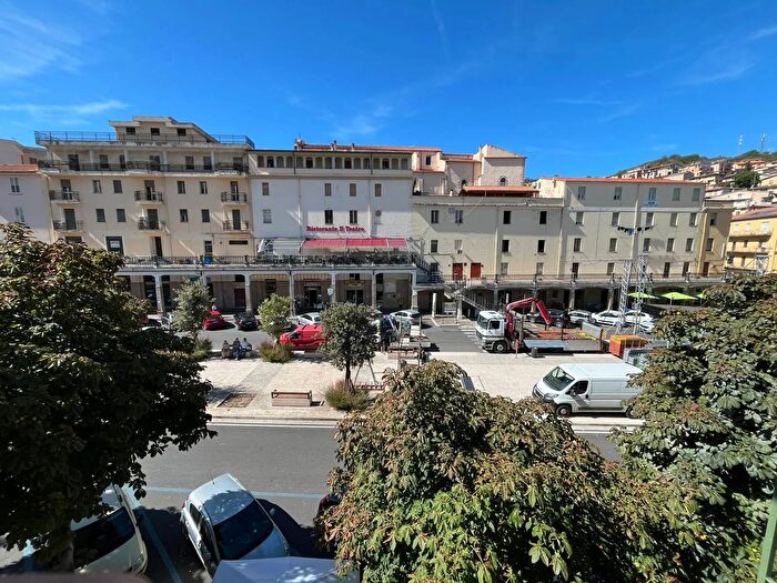 Appartamento con 5 locali in vendita in Piazza Garibaldi, Ozieri