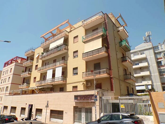 Appartamento con 7 locali in vendita in Via dei Passeri, Cagliari