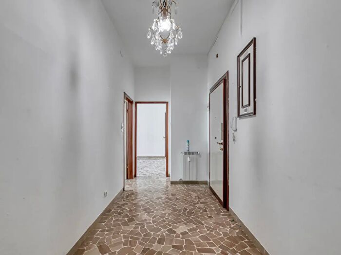 Appartamento quadrilocale in vendita in Via Domodossola, Bologna