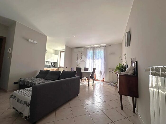 Appartamento trilocale in vendita in Via Ponte Fabbro, Coccaglio