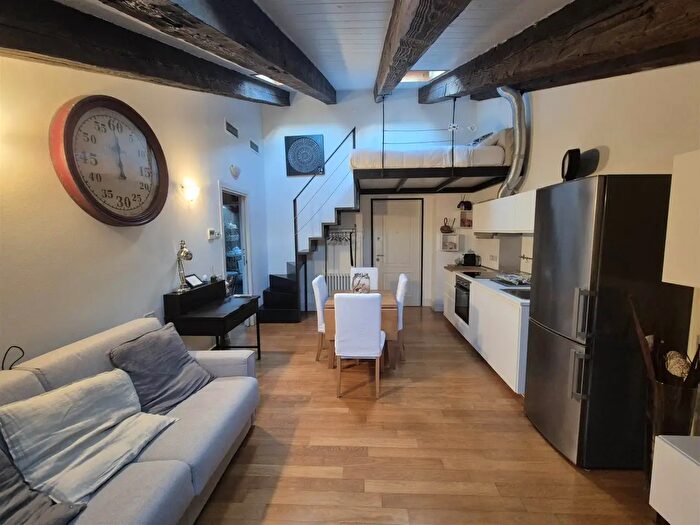 Appartamento monolocale in vendita in Via del Teatro, Trieste