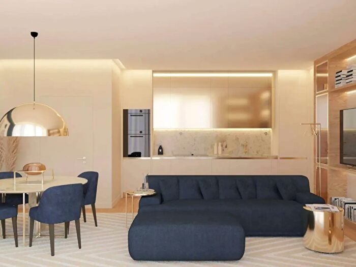 Appartamento trilocale in vendita in Via Vincenzo da Seregno, Milano