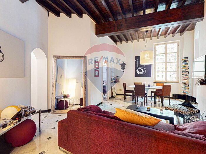 Appartamento trilocale in affitto in Piano Di Santandrea, Molo, Genova