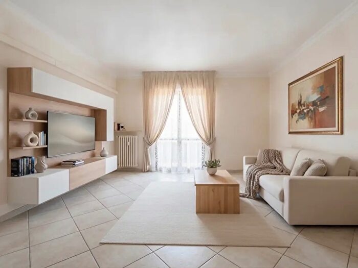 Appartamento con 5 locali in vendita in Via Gino Obici, Vignola