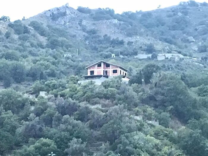 Casa con 8 locali in vendita in Giampilieri Superiore, Messina