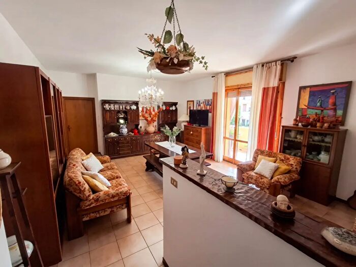 Appartamento con 6 locali in vendita in Via XXIV Maggio, Novafeltria