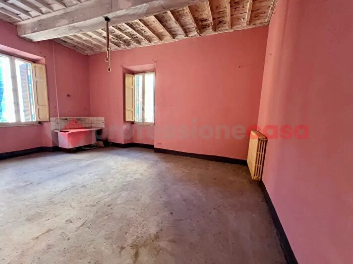 Appartamento con 10 locali in vendita in Via San Rufo, Rieti