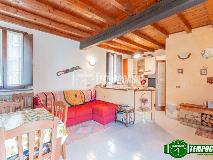 Appartamento bilocale in vendita in Via Cavour, Inveruno