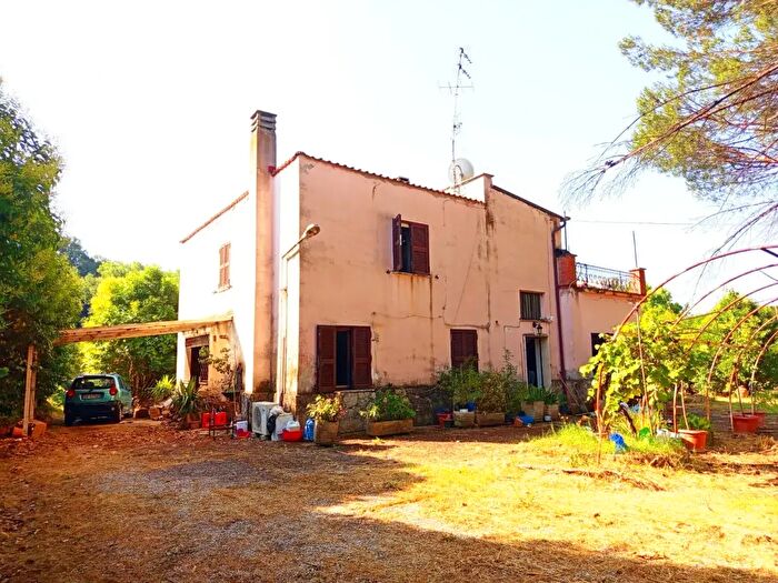Casa trilocale in vendita in Strada Ponte delle Tavole, Palombara Sabina