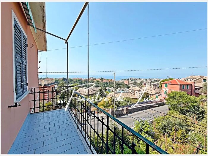 Appartamento trilocale in vendita in Via dei Frati, Genova