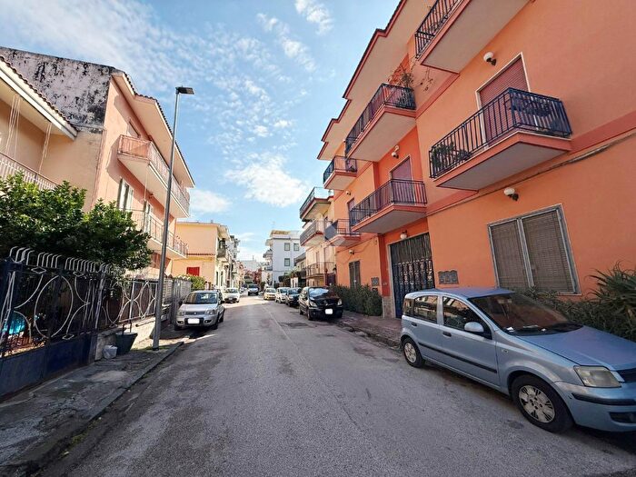 Appartamento trilocale in affitto in Via Giuseppe Mazzini, Somma Vesuviana