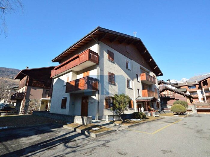 Appartamento con 5 locali in vendita in Via Cacciatori delle Alpi, Centro, Bormio