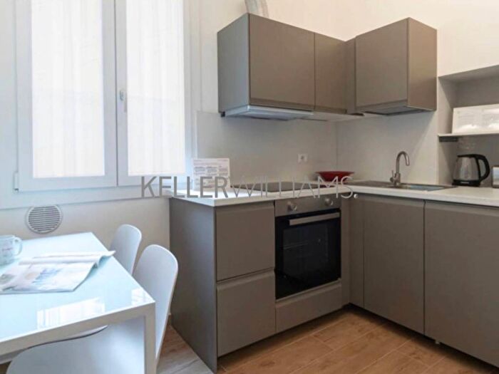 Appartamento monolocale in affitto in Via Paolo Frisi, Porta Venezia, Milano