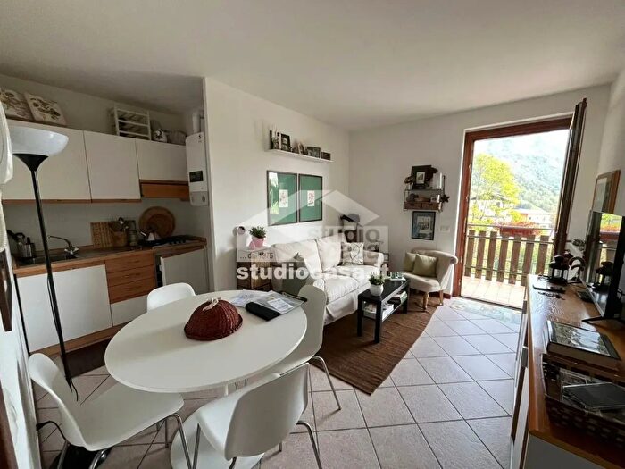 Appartamento bilocale in vendita in Via XXIV Novembre, Cornalba