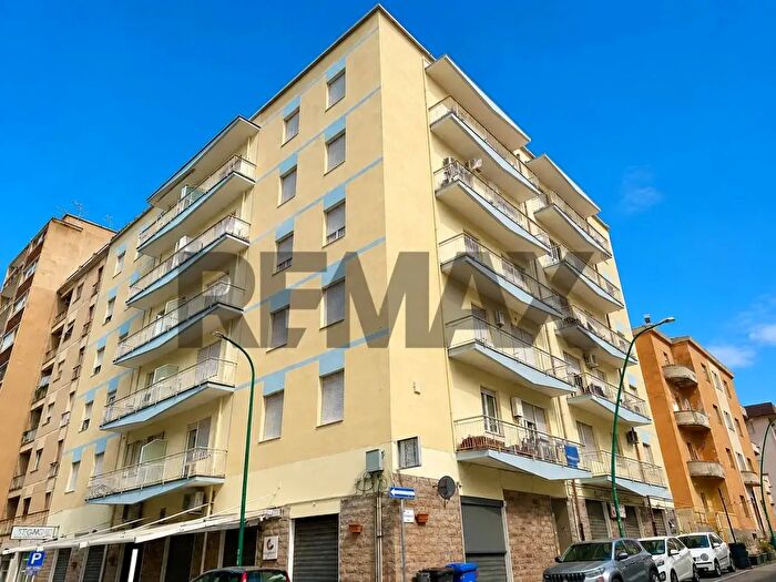 Appartamento con 6 locali in vendita in Via Giacomo Matteotti, Sassari