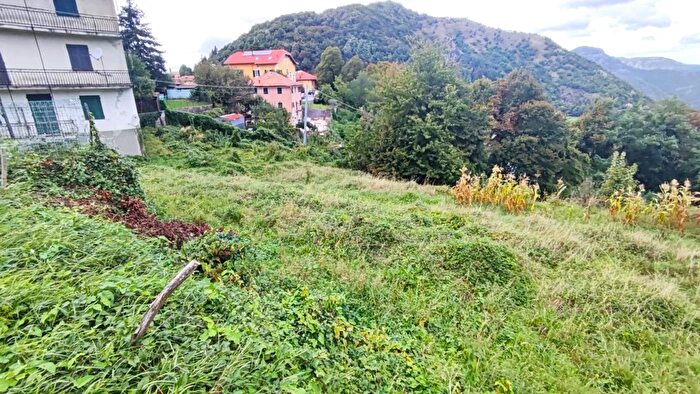 Appartamento con 5 locali in vendita in Via degli Alpini, Crocefieschi