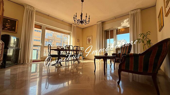 Appartamento con 5 locali in vendita in Viale di Vittorio, Foggia