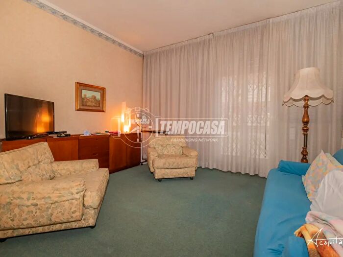 Appartamento quadrilocale in vendita in Via Mascagni, Modena