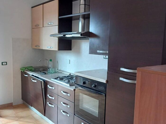 Appartamento trilocale in affitto in Via Nicolosi, Borghesiana, Roma